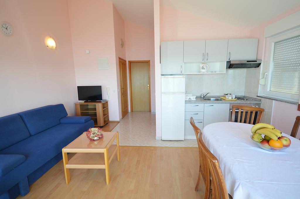 Apartments Danijela 2 Sukošan Rum bild